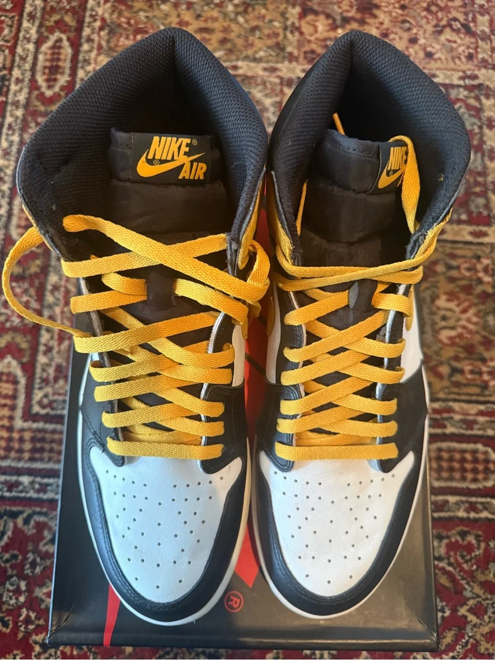 Jordan 1 Retro High Yellow Ochre - Sneakers in Black, White & Yellow